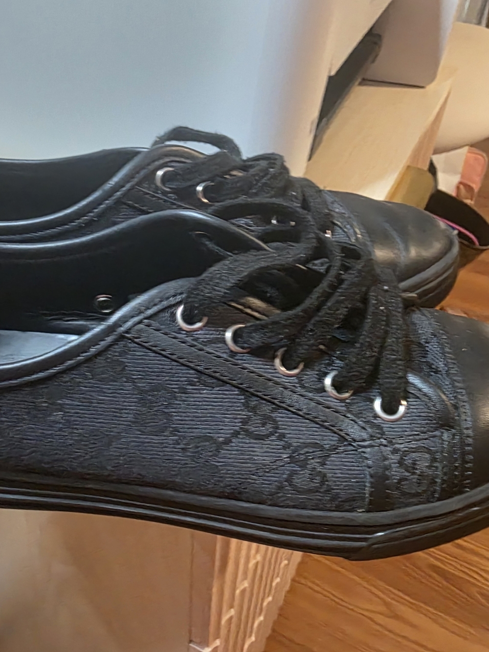 Gucci Black Low-Top Lace-Up Sneakers